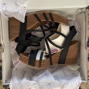 NWT BLOWFISH HEIDI WEDGE SANDAL
